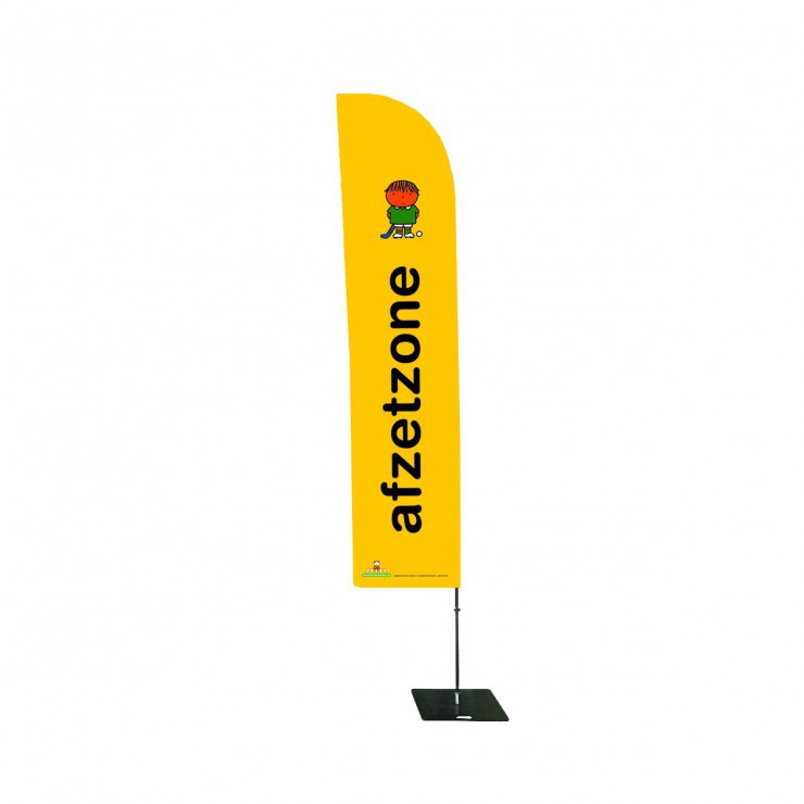 gele beachflag vlag en attentieborden met een dick bruna afbeelding bekend van nijnjte met tekst afzetzone voor scholen kleuterscholen kinderdagverblijven peuterspeelzalen speciaal onderwijs en sportverenigingen om plekken en plaatsen te markeren of aan t