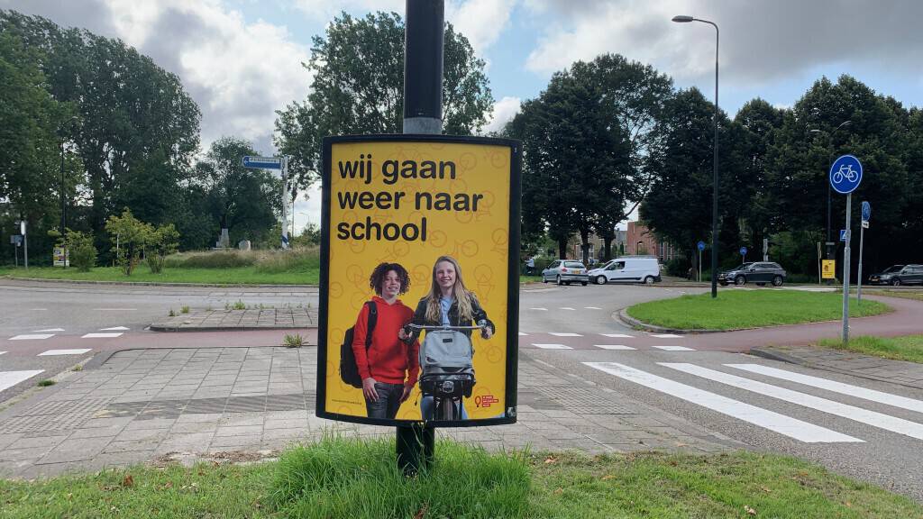 Poster middelbare scholen | Campagne 'wij gaan weer naar school' | Leer in het Verkeer